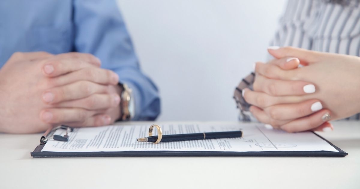 Difference Between a Divorce and an Annulment.